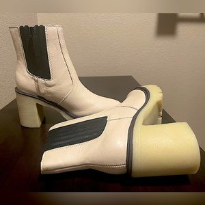 Bohme Anastasia Platform Boot Size 8.5